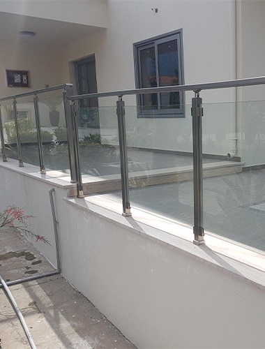 Glass Systems With Aluminum Strips